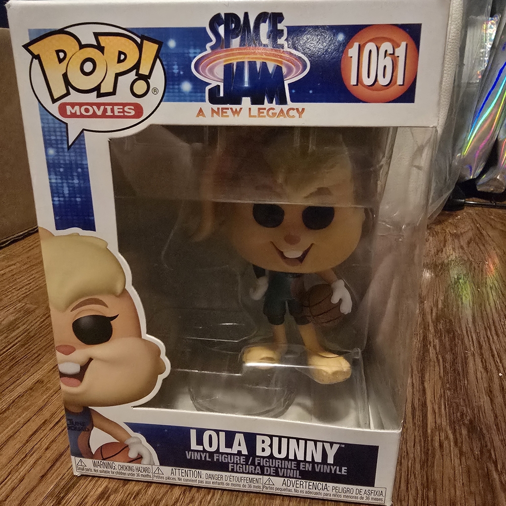 Space Jam Lola Bunny Vinyl Figure